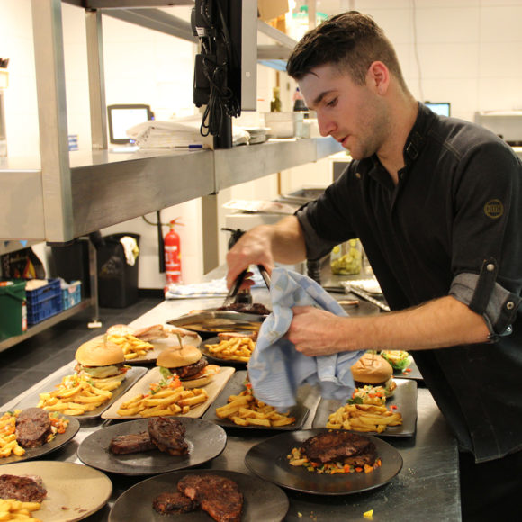 Bijbaan in de keuken in Hilvarenbeek